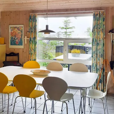 8 Person In Saeby-by Traum *