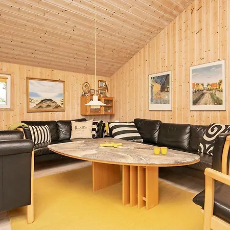 8 Person In Sæby