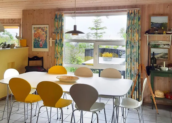 8 Person In Saeby-by Traum *