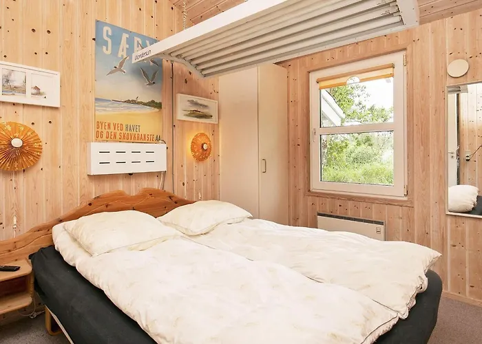 8 Person In Saeby-by Traum * Sæby