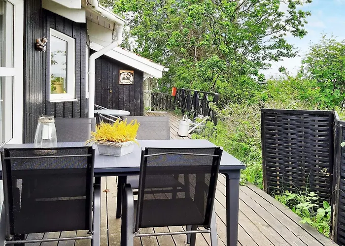 8 Person In Saeby-by Traum *